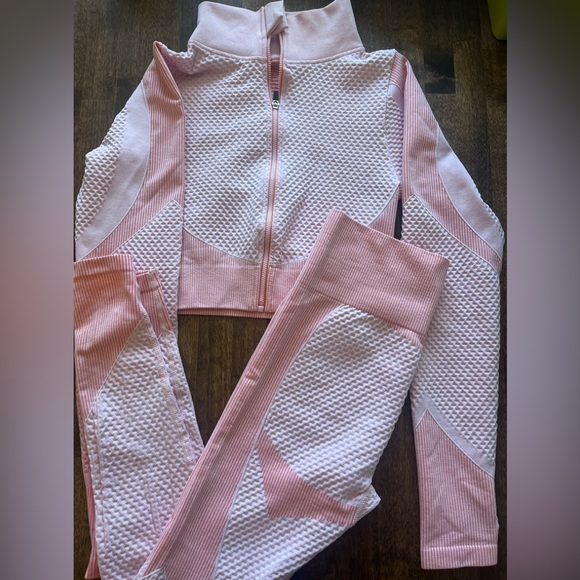 NWOT Gorgeous Pink and Orange Waffle Print Outfit crop top stripped contrast - Picture 1 of 8